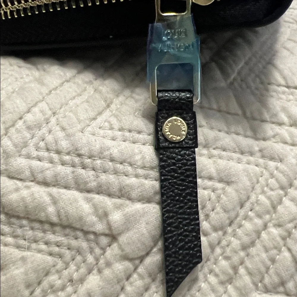 NIB Louis Vuitton Zippy Black Wallet with White Monogram Accents - Picture 5 of 16